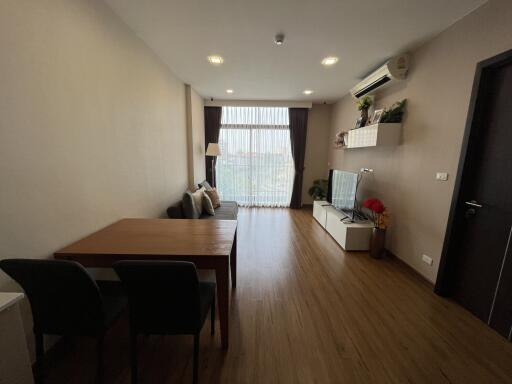 Condo for Rent, Sale at Stylish Condo