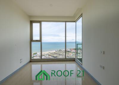 Best Deal! For Sale: The Riviera Jomtien Condo 1 Bedroom 33rd Floor Beach View One of Pattaya / S-0837