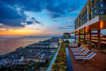 Best Deal! For Sale: The Riviera Jomtien Condo - 1 Bedroom, 33rd Floor, Beach View - One of Pattaya's Best Condominiums