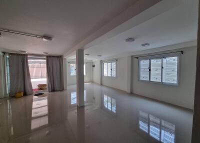 House for Sale in Wat Ket, Mueang Chiang Mai.