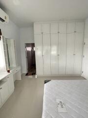 House for Sale in San Kamphaeng , San Kamphaeng.