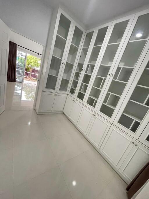 House for Sale in San Kamphaeng , San Kamphaeng.