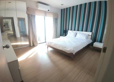 Condo for Rent at Renova Residence Chidlom