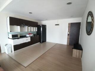 Condo for Rent at Renova Residence Chidlom