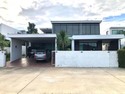 House for Sale in San Kamphaeng , San Kamphaeng.