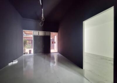 Commercial/Shophouse for Rent in Watthana