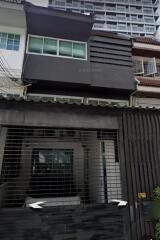 Townhouse for Rent in Watthana