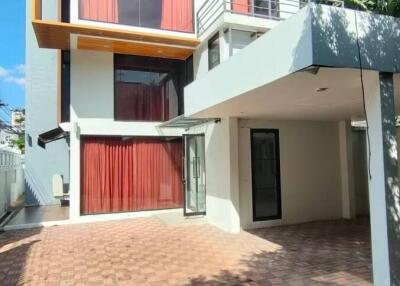 House for Rent in Watthana.