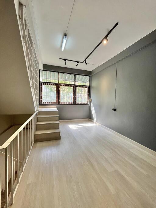 Townhouse for Rent in Khlong Toei