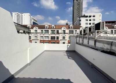 Townhouse for Rent in Khlong Toei