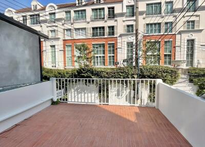 Townhouse for Rent in Khlong Toei