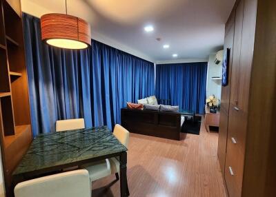 Condo for Rent at The Treasure Silom