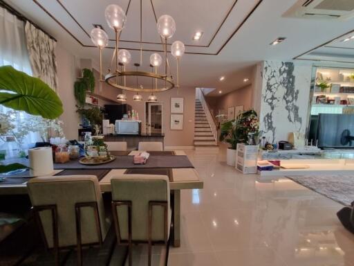 221 ตรม., 5 ห้องนอน, 3 ห้องน้ำ บ้าน ราคา ฿ 16,500,000