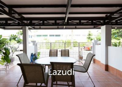 Townhouse 3 storey close to the beach