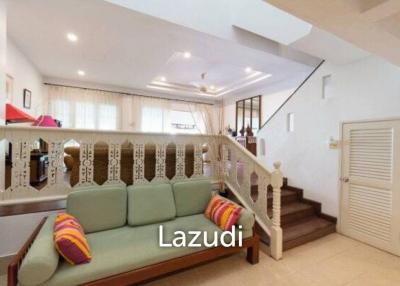 Townhouse 3 storey close to the beach in Khao Ta Kieb