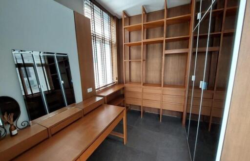 Townhouse for Sale in Sathon