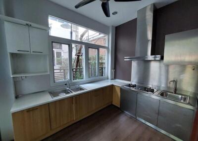 Townhouse for Sale in Sathon