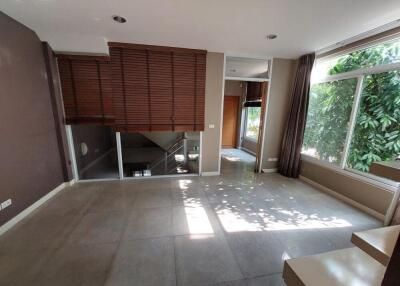 Townhouse for Sale in Sathon