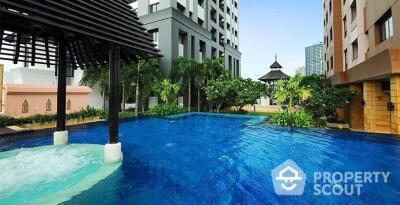 1-BR Condo at Vista Garden Condominium near BTS Phra Khanong