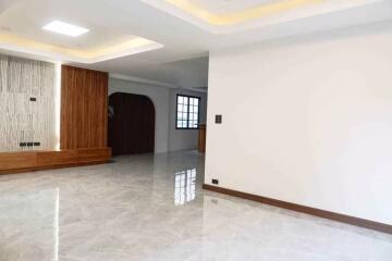 House for Sale in Pa Daet, Mueang Chiang Mai.