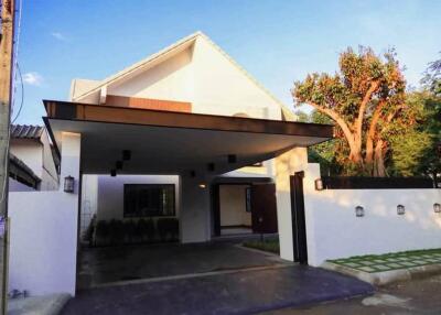 House for Sale in Pa Daet, Mueang Chiang Mai.