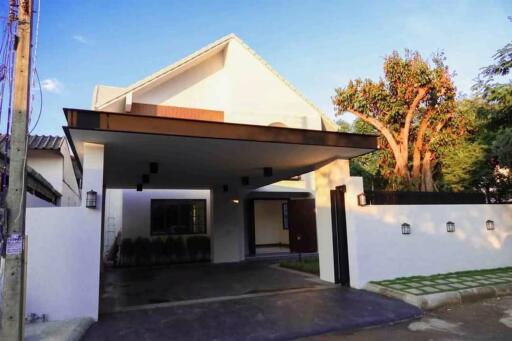 House for Sale in Pa Daet, Mueang Chiang Mai.