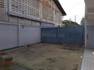 House for Sale in Watthana.