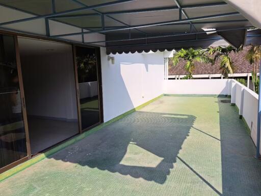 House for Sale in Watthana.