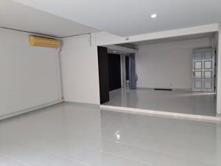 House for Sale in Watthana.