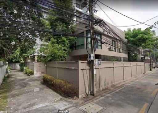 House for Rent in Khlong Toei.