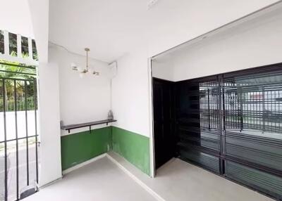 Townhouse for Rent in Watthana