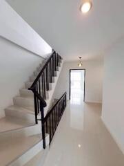 Townhouse for Rent in Watthana