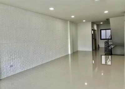 Commercial/Shophouse for Rent in Yan Nawa