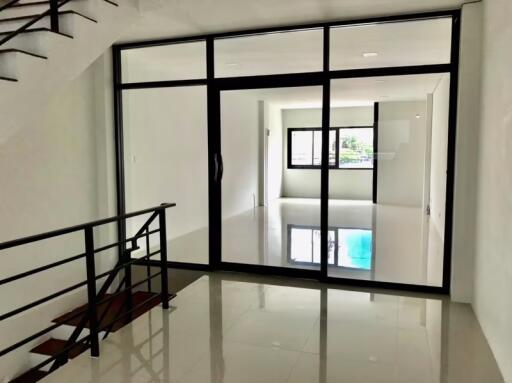 Commercial/Shophouse for Rent in Yan Nawa