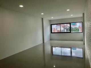 Commercial/Shophouse for Rent in Yan Nawa