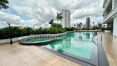 3 Bedrooms Duplex with huge terrace - Ekkamai