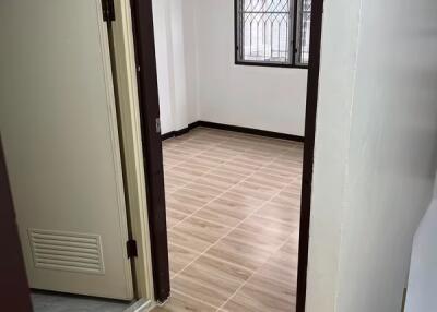 Townhouse for Sale in Mueang Samut Prakan