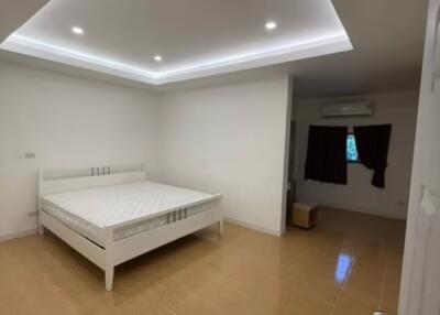 House for Rent in Phra Khanong.