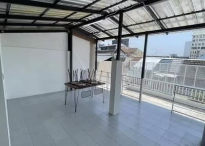 House for Rent in Phra Khanong.