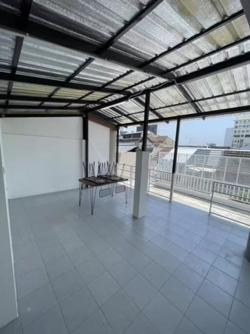 House for Rented in Phra Khanong.