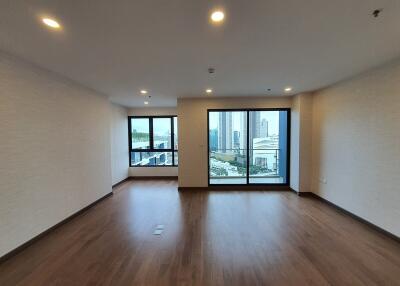 Supalai Premier Charoen Nakorn penthouse for rent