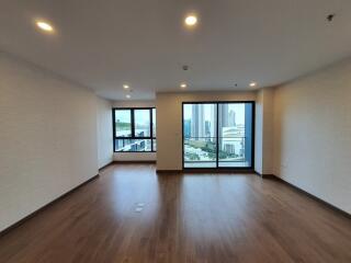 Supalai Premier Charoen Nakorn penthouse for rent