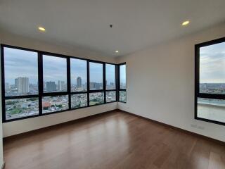 Supalai Premier Charoen Nakorn penthouse for rent