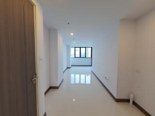 Supalai Premier Charoen Nakorn penthouse for rent