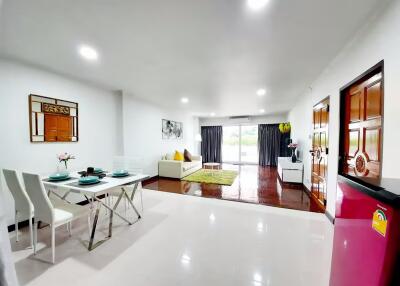 Service apartment for Rent in Watthana