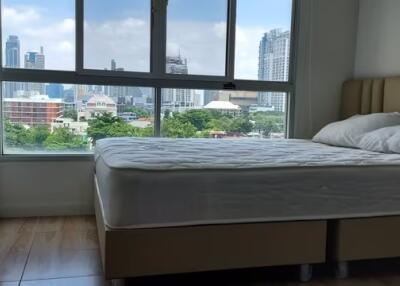 Condo for Rent at Lumpini Place Rama 4 - Kluai Nam Thai