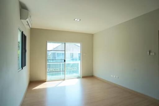 180 ตรม., 3 ห้องนอน, 4 ห้องน้ำ บ้าน ราคา ฿ 4,650,000