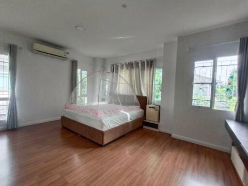 House for Rent at Manthana Rama 9 - Srinakarin