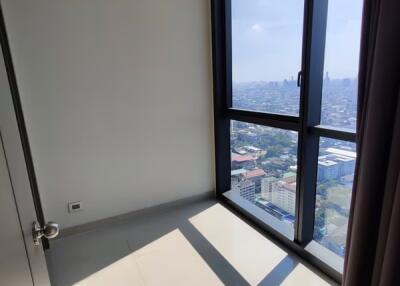 Condo for Rent at The Monument Thong Lor
