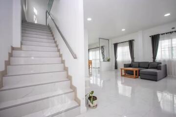 180 ตรม., 3 ห้องนอน, 3 ห้องน้ำ บ้าน ราคา ฿ 3,690,000